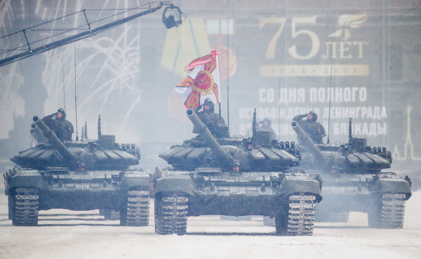 27 января в честь 75-летия снятия блокады Ленинграда для ветеранов состоялся парад на Дворцовой площади.